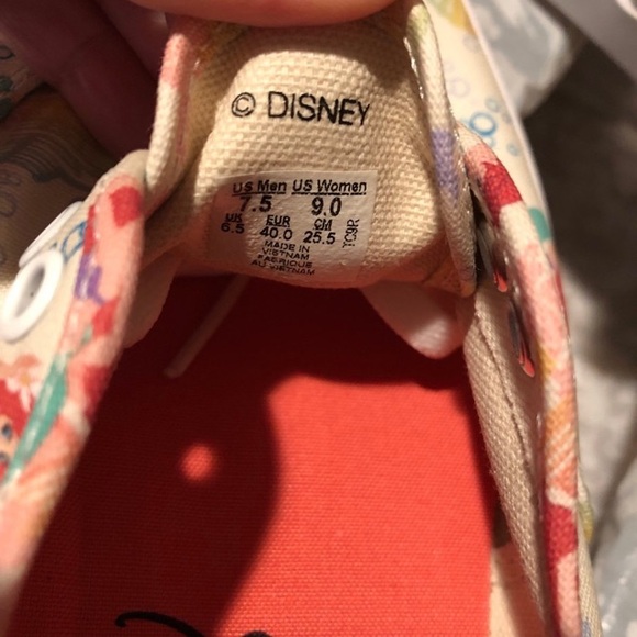 NWT Limited Edition Rare Disney X Vans Shoes featuring Ariel men 7.5 / women’s 9 - Picture 4 of 6
